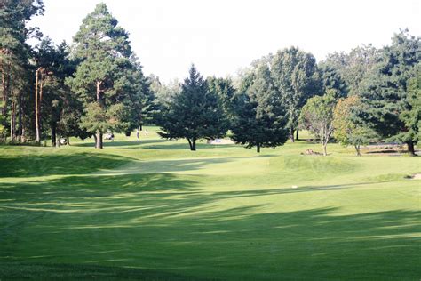 pine hills golf course leagues.